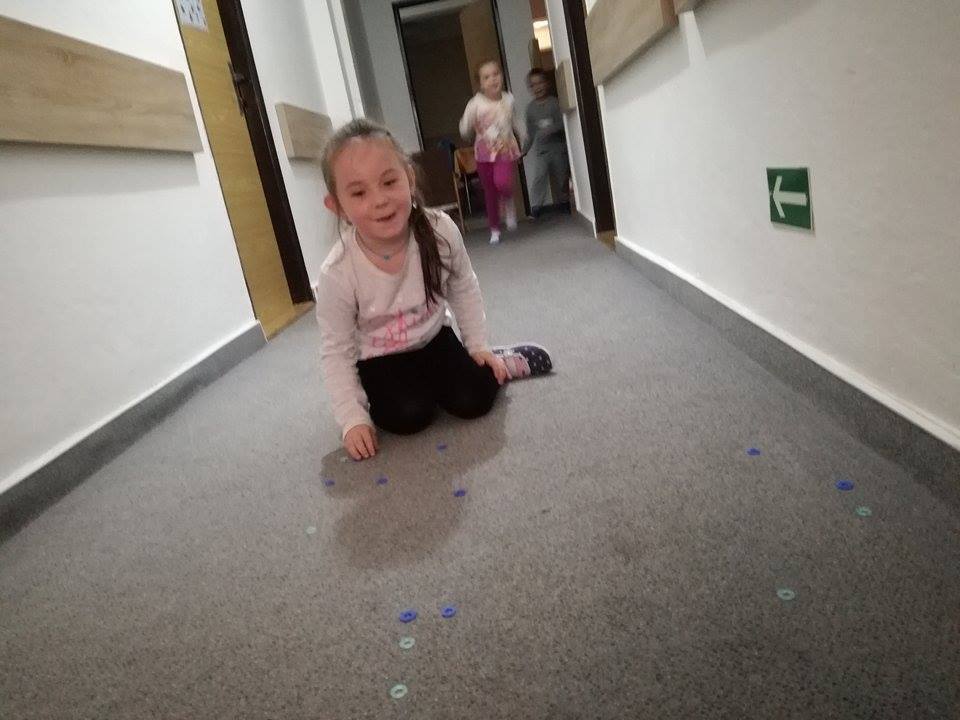 4 (20)