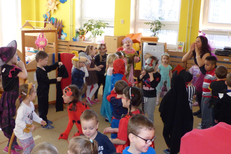 3 dopolední karneval v mš (11)