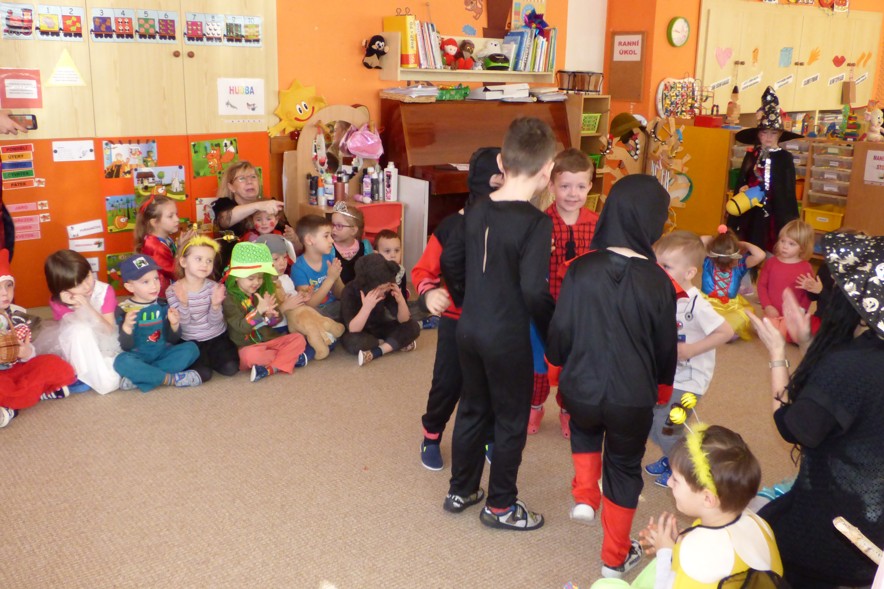 5 dopolední karneval v mš (8)