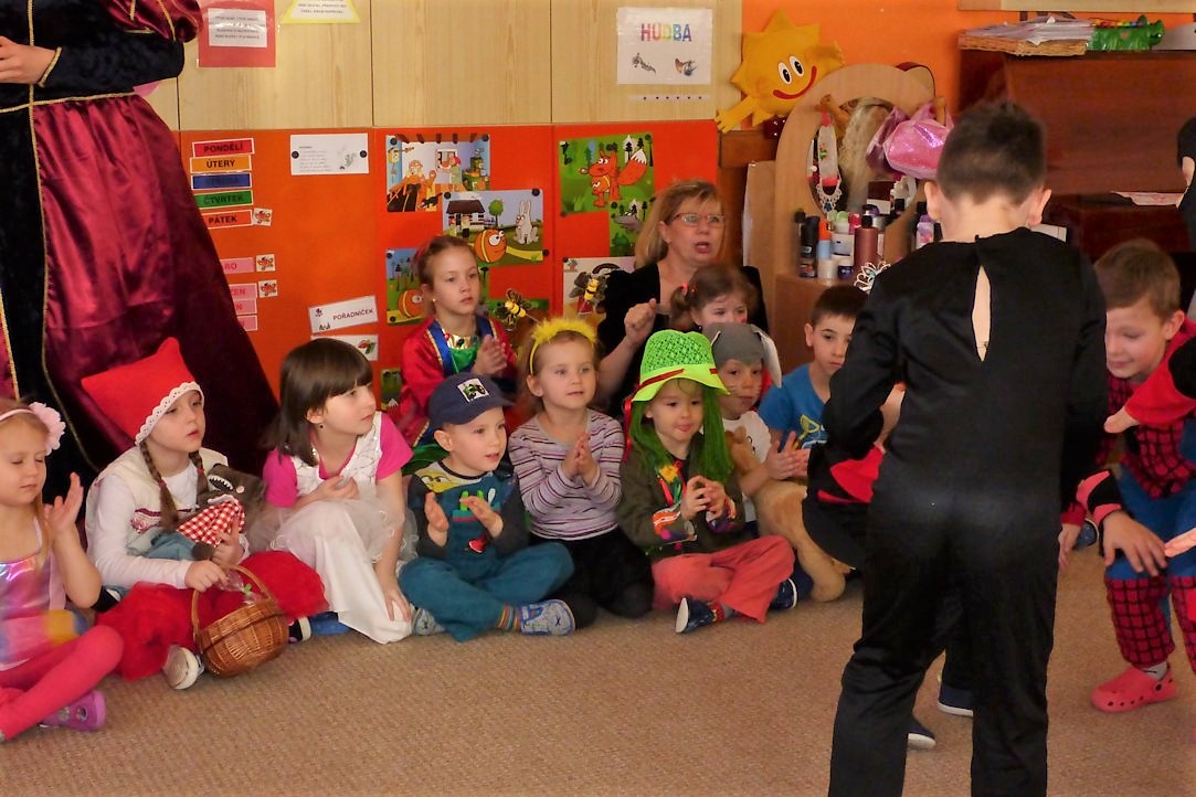 5 dopolední karneval v mš (10)