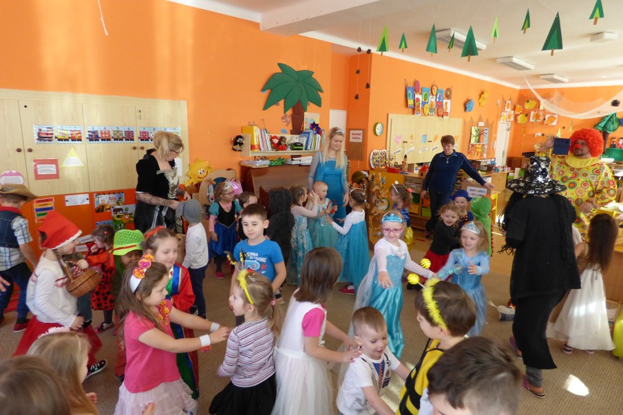 5 dopolední karneval v mš (13)