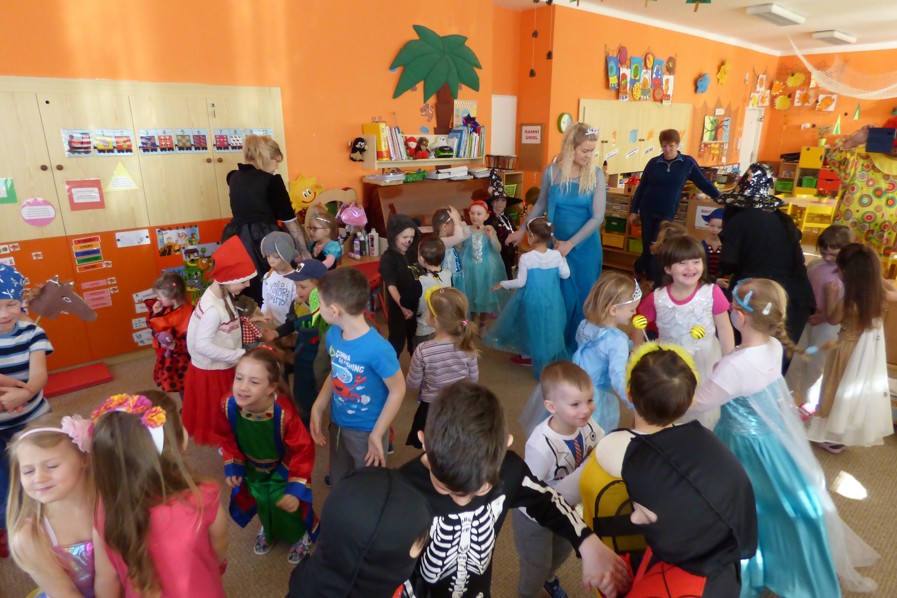 5 dopolední karneval v mš (14)