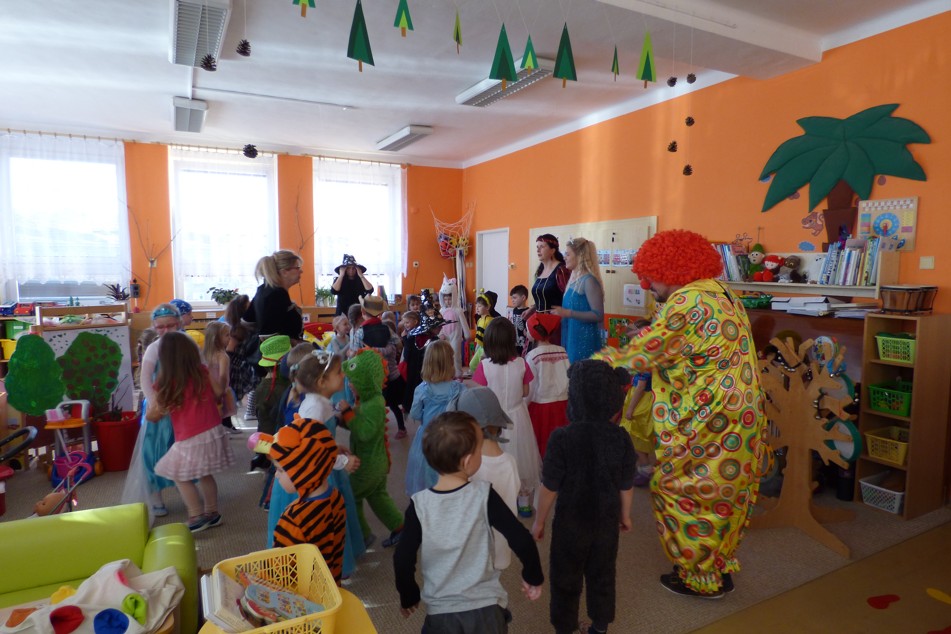5 dopolední karneval v mš (36)