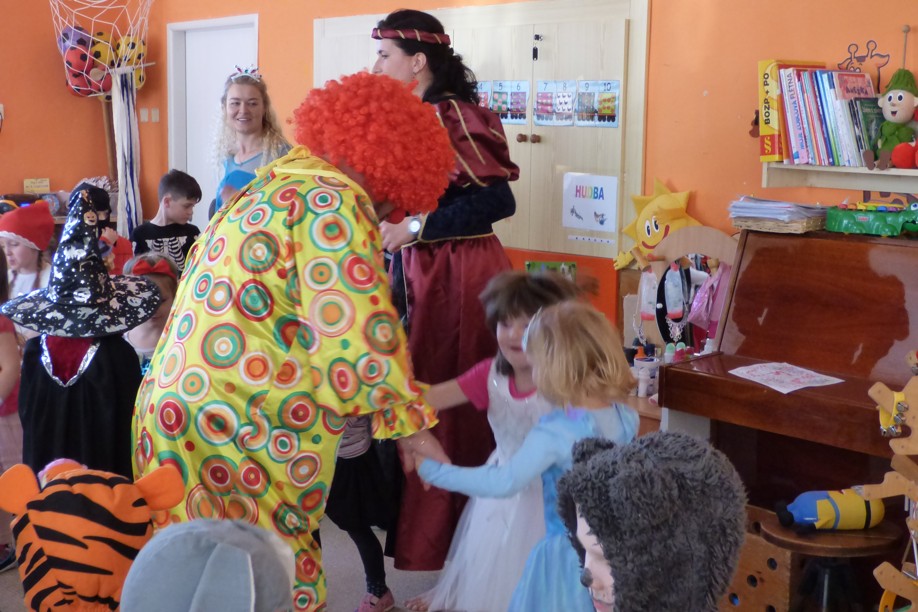 5 dopolední karneval v mš (39)