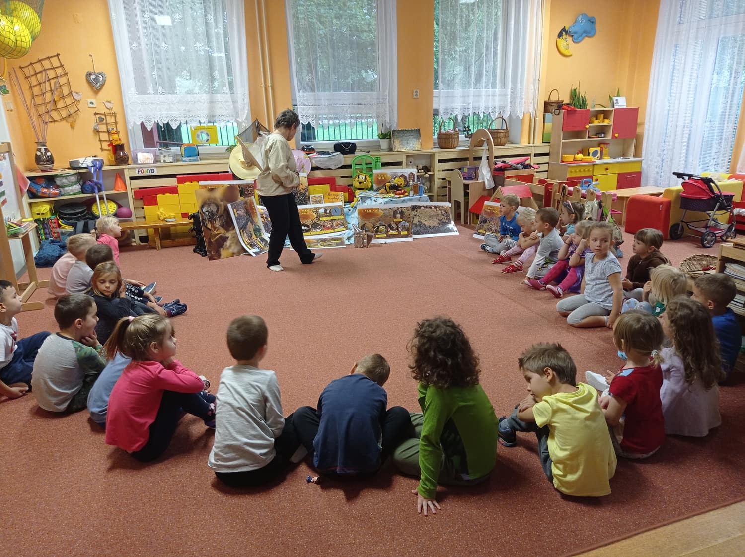 1-BESEDA SE VČELAŘKOU (6)