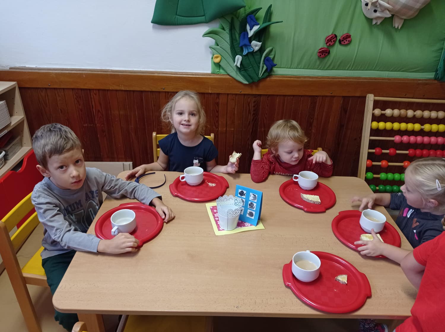 4-MEDOVÁ SNÍDANĚ (4)