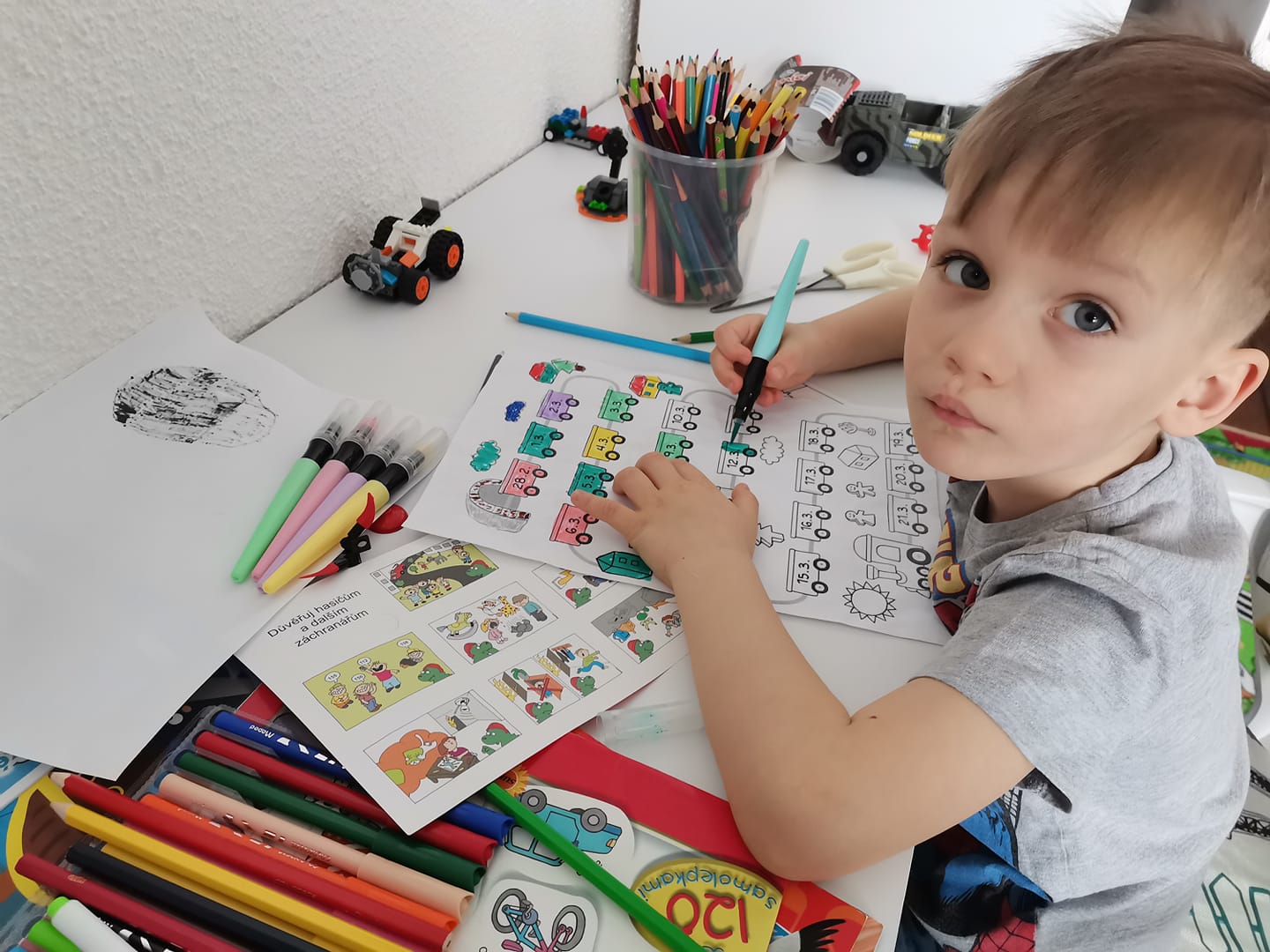 vybarvujeme vagónky a těšíme se do školky-děti z Berušek (2)